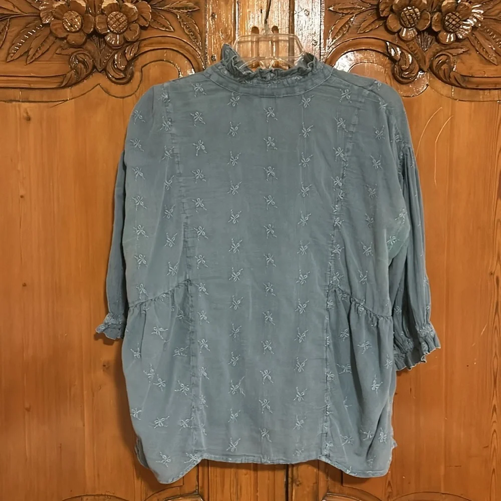 Sundance Embroidered Ruffle Button Front Top. Medium - Picture 2 of 7